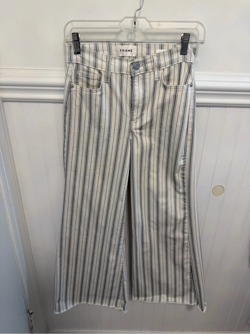 Frame Denim Wide-Leg High-Rise Striped Jeans in White and Navy